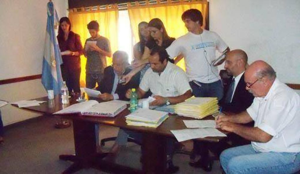 Diferencias y pol�mica en el HCD