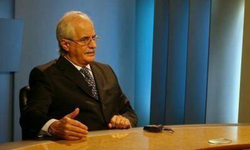 El ex canciller Taiana lleg� a Mendoza y se mostr� cr�tico del "modelo K"