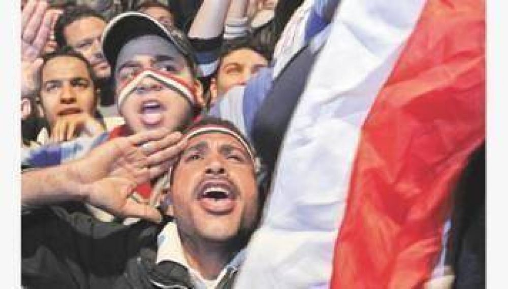 Mubarak se niega a renunciar y provoca una ola de furia en su pa�s