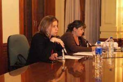 Convalidan convenio para la compra de siete patrulleros 
