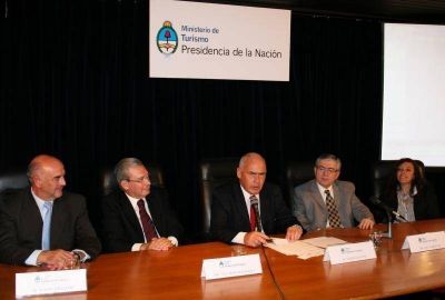 MINISTERIO DE TURISMO - PROPONEN QUE LOS ALERCES MILENARIOS SEAN DECLARADOS PATRIMONIO DE LA HUMANIDAD