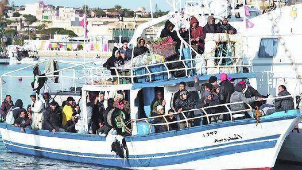 Italia pide ayuda a la UE frente a la llegada masiva de inmigrantes