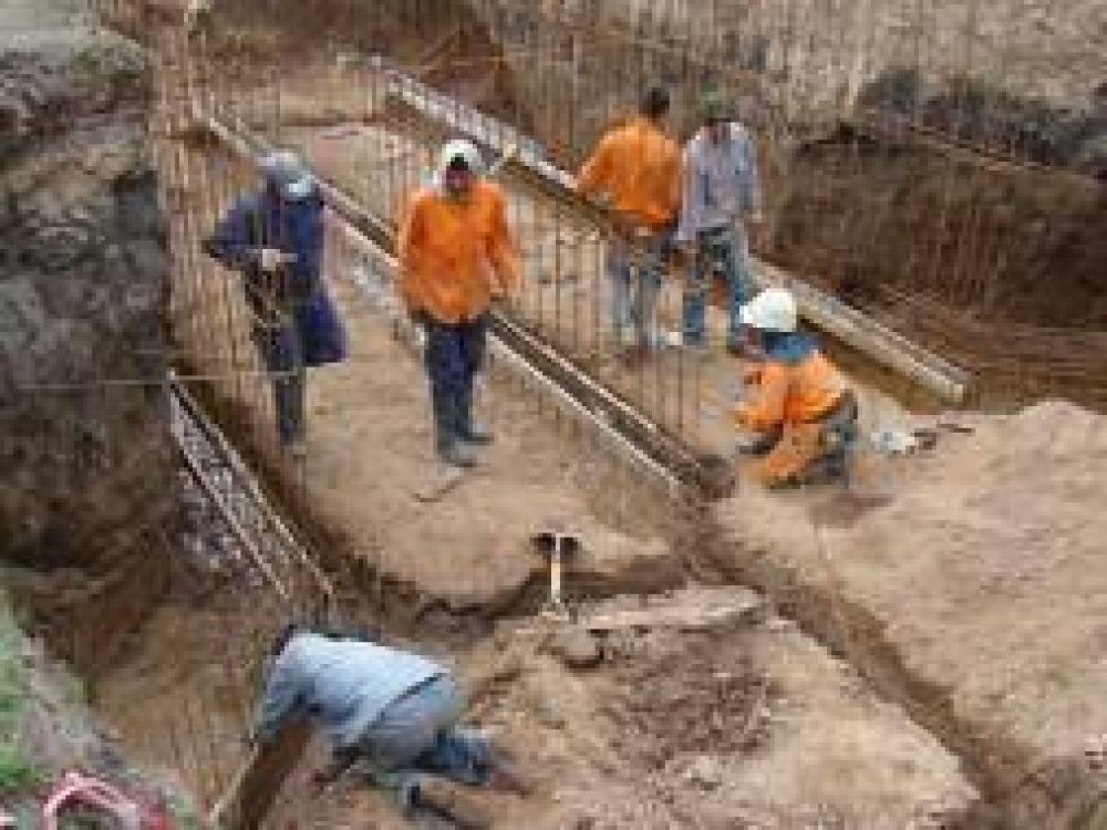 Ca�uelas: Comienzan obras de desag�es en dos barrios