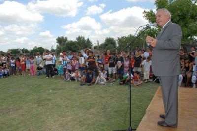 PTE. PERON - REGUEIRO EN CIERRE DE LAS �ESCUELAS ABIERTAS EN VERANO�