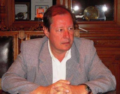 Reasumi� en sus funciones el intendente Ducl�s 