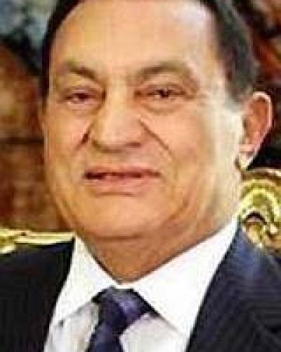 Tras dejar el poder, crecen los rumores sobre la gravedad del estado de salud de Mubarak