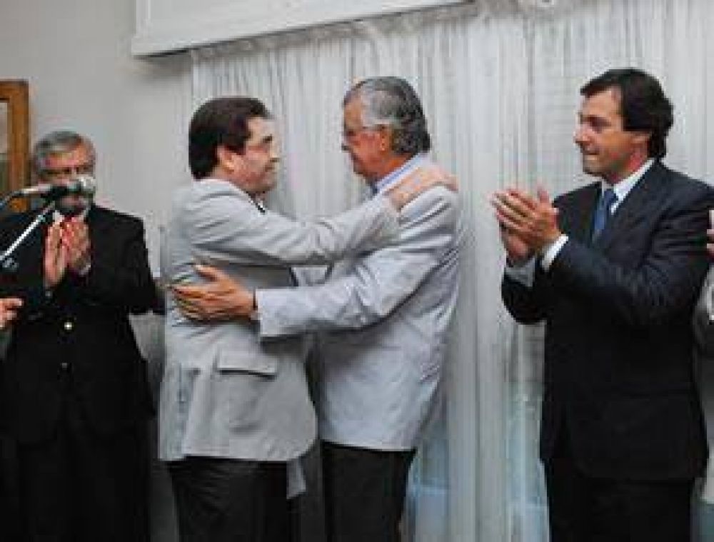 De Sanctis se har� parte en los juicios de las expropiaciones y glaciares 
