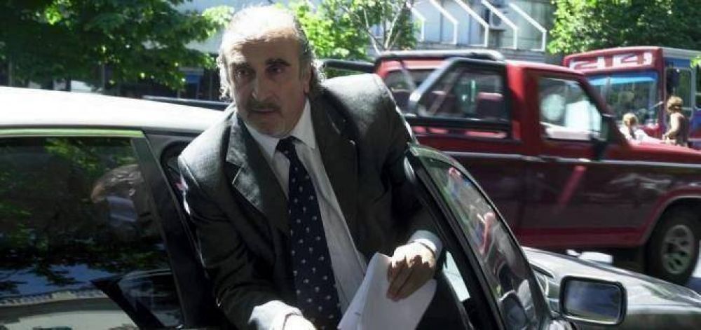 Moyano quiere a su abogado Llermanos como intendente de Echeverr�a