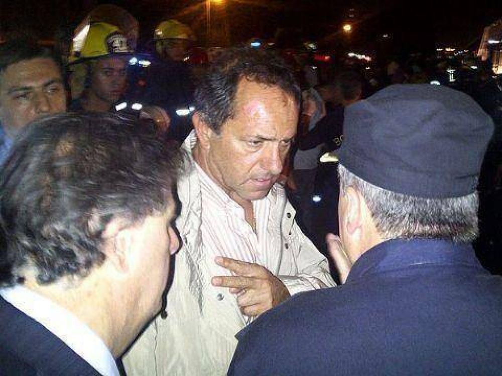 Scioli: "Se sigue trabajando para que no queden dudas de que pueden haber m�s personas atrapadas"