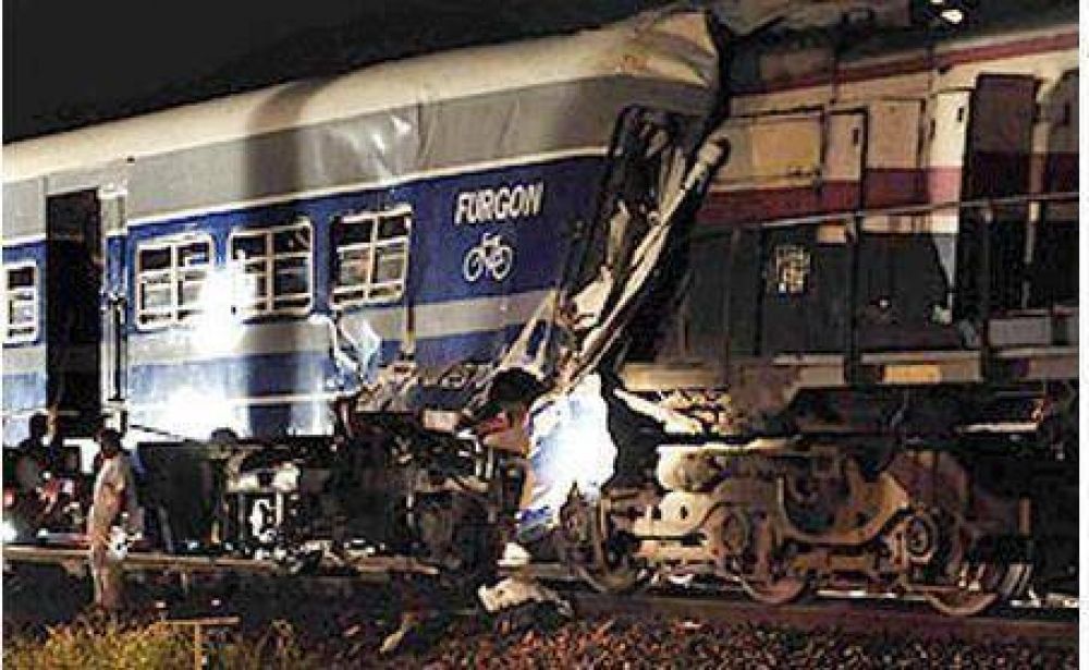 Chocaron dos trenes en San Miguel: 4 muertos y 120 heridos 
