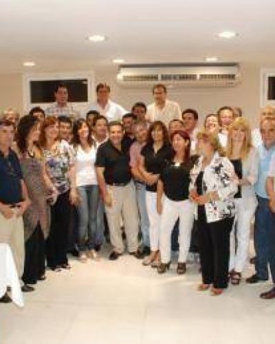 F�rreo y un�nime respaldo del oficialismo al adelantamiento de las elecciones 2011