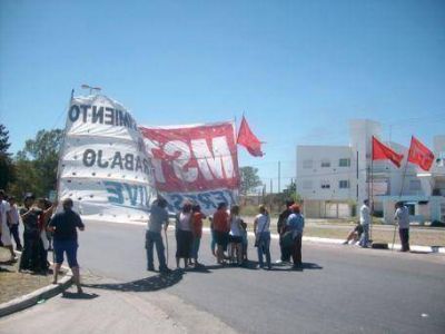 MST Berisso se moviliza: �No podemos hacernos cargo de la ineficiencia del municipio�
