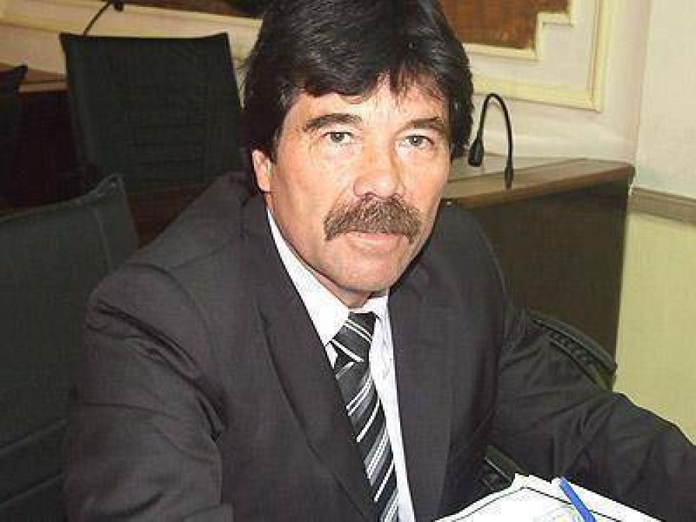 Para L�pez, las colectoras no favorecen al gobierno local