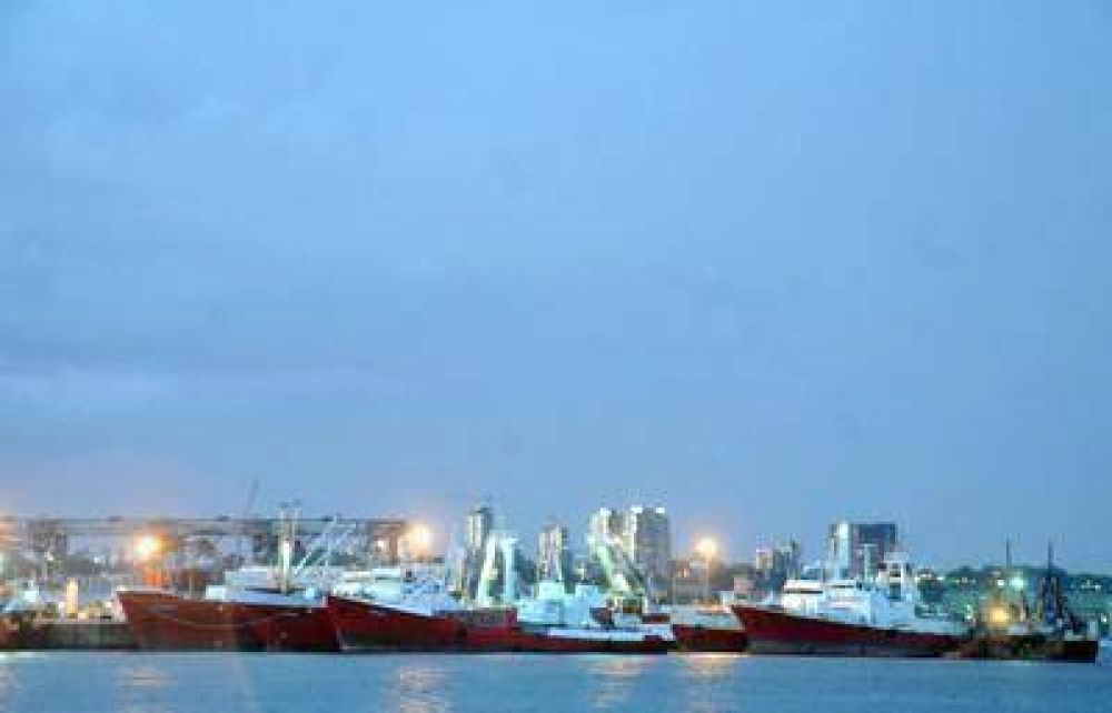 Se normaliza la actividad en el puerto tras varios d�as de paro de estibadores