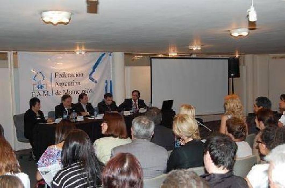 Intendentes se capacitar�n en fortalecimiento de las capacidades y gesti�n de gobiernos locales 