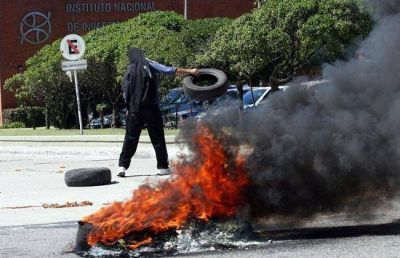 Observadores e inspectores embarcados paran para terminar con la tercerizaci�n