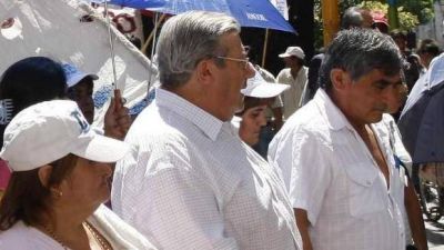 Protesta para exigir un aumento de 1.000 pesos