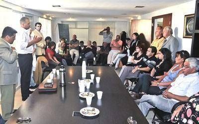 Buzzi se reuni� con rotarios