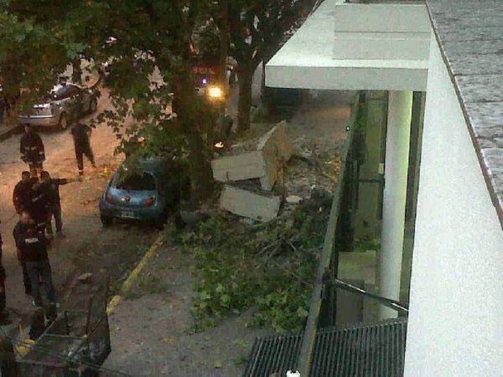 Derrumbe y milagro en edificio de Lan�s: no hay v�ctimas tras caer 3 balcones
