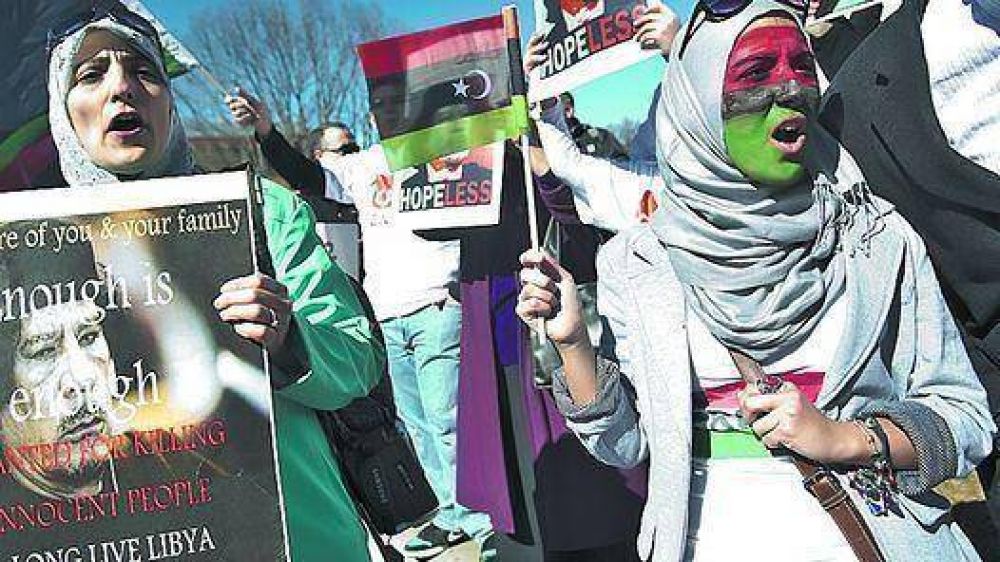 El ej�rcito de Libia atac� un funeral: 15 muertos