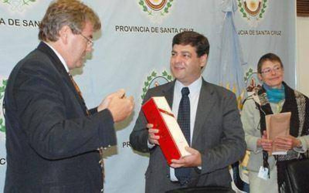 El c�nsul general de Francia visita territorio santacruce�o