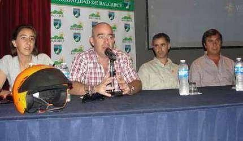 El municipio entreg� cascos en jornada vial