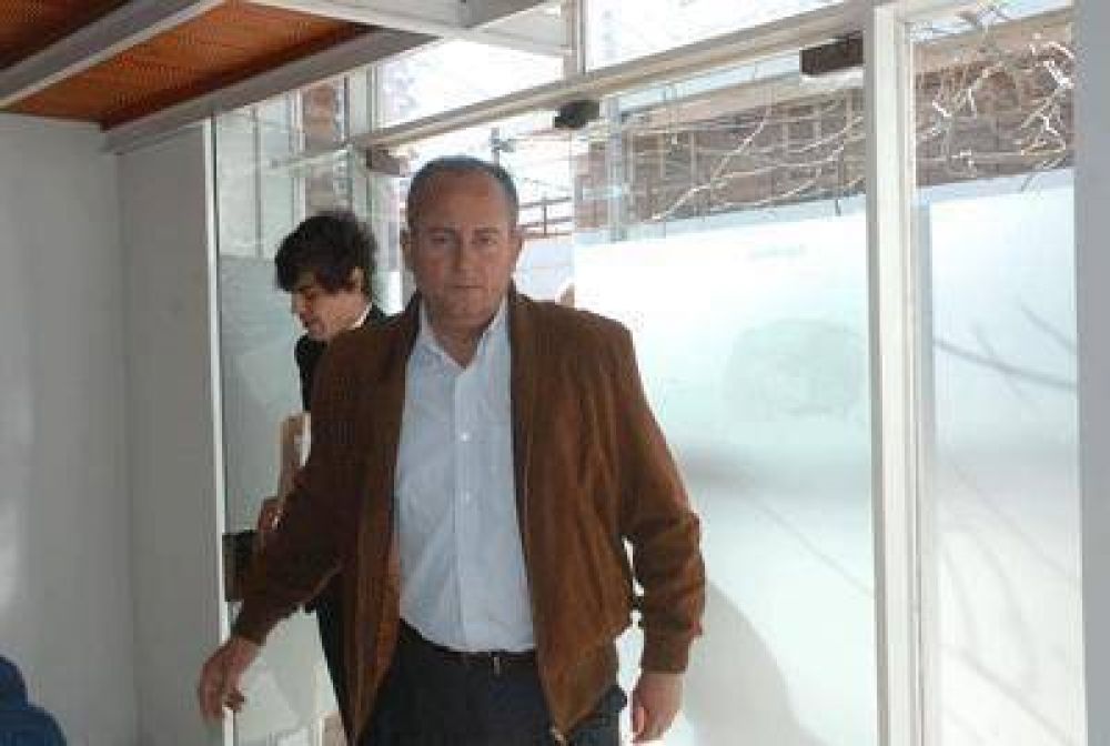 FrePam: Marino falt� a la reuni�n de la Mesa Provincial y no se cruz� con Forte