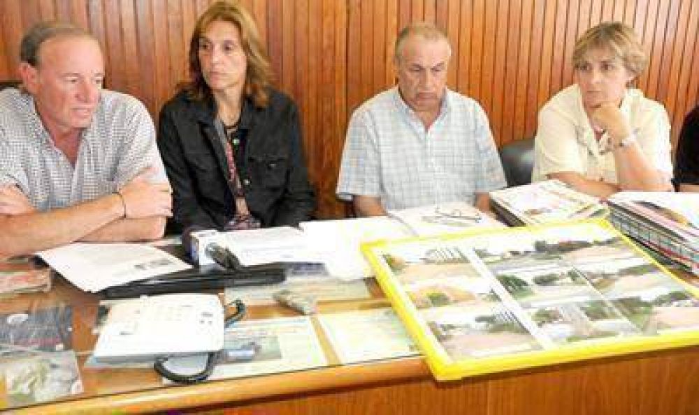 Radicales rechazan acusaci�n de AM y se recalienta el clima electoral