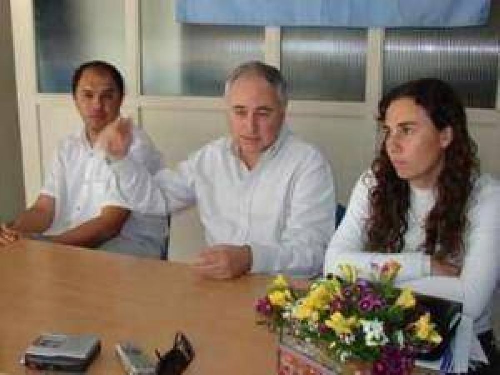 Denuncian que escuelas privadas no subvencionadas no abonan bonificaci�n
