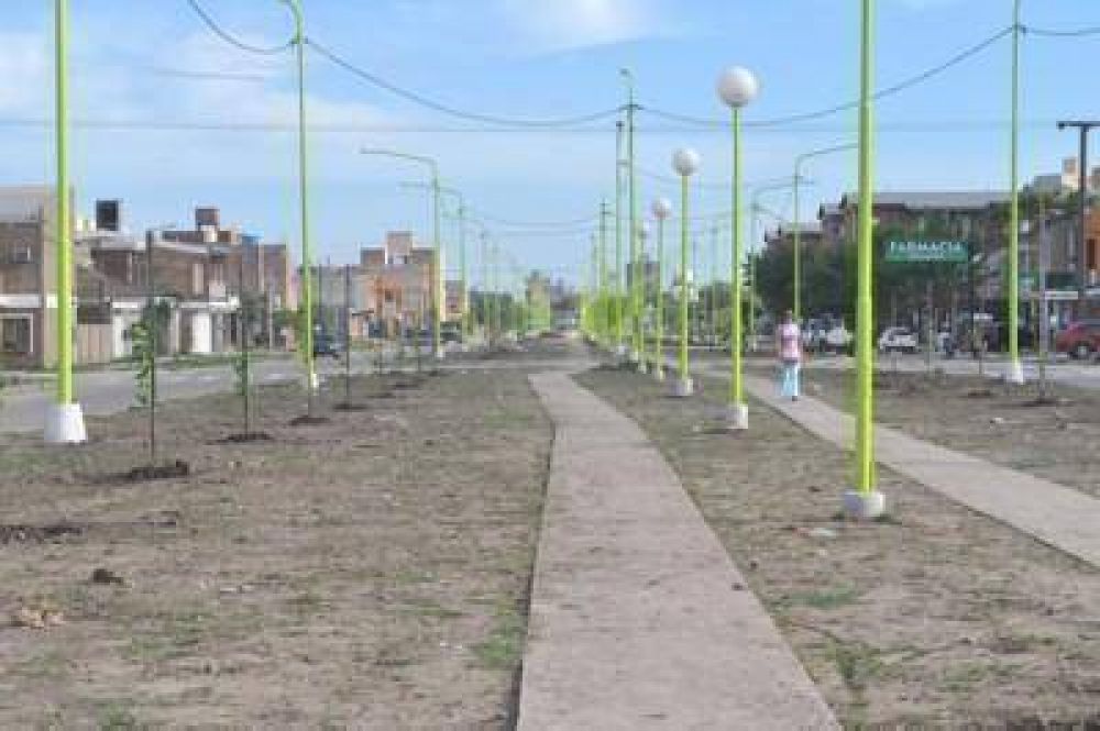 Con Los Aut�nticos Decadentes, inaugurar�n el pavimento de la Avenida Piacentini