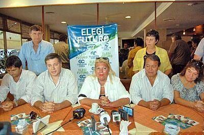 Luego de oﬁcializar su candidatura, Elisa �Lilita� Carri� visit� Pergamino