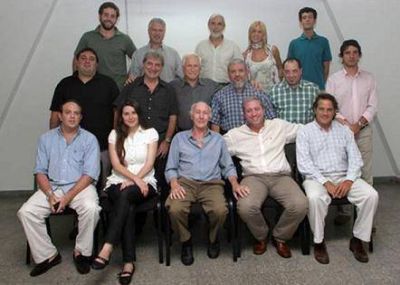 Vecinos porte�os le reclaman a Macri por la Comunas