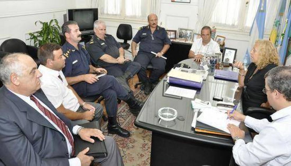 La Intendente Giroldi encabez� reuni�n con Fuerzas Policiales y Foro local