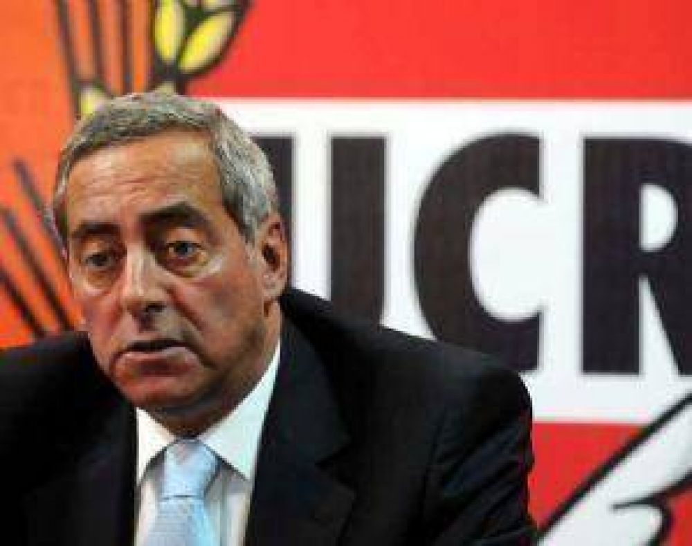 Fayad impugn� la interna radical y hasta Iglesias lo cuestion�