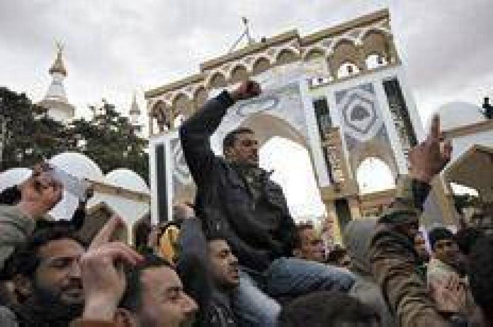 Khadafi pierde el control de varias ciudades