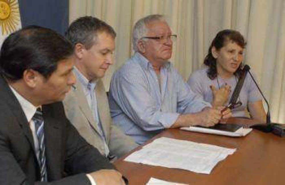 Trabajo esclavo: rescatan a 85 chaque�os que fueron llevados a La Rioja para cosechar aceitunas 