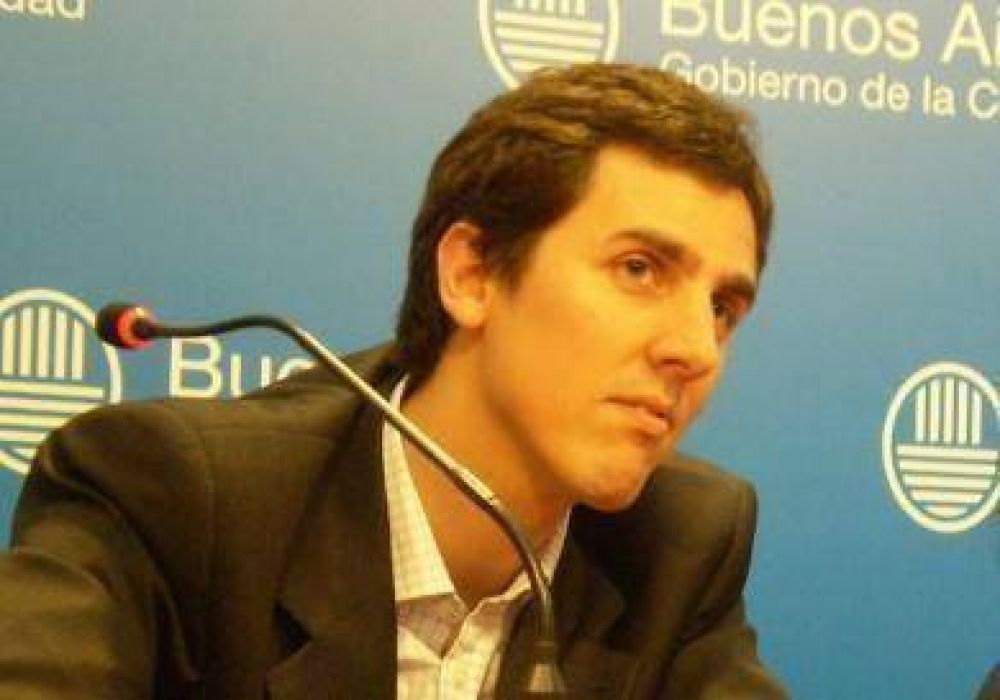 Marcos Pe�a le gan� a dos ministros PRO