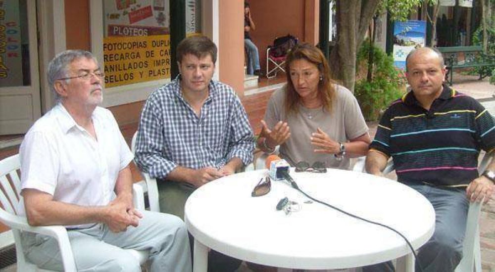 Jos� Cestari junto a Juan Carlos Mor�n en campa�a 