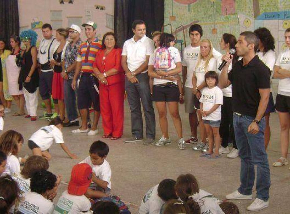Daniel Ivoskus y Lidia Naim encabezaron el cierre de las Colonias de Verano