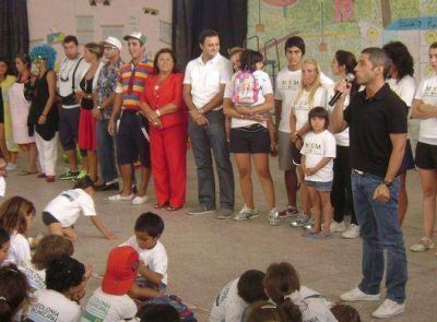 Daniel Ivoskus y Lidia Naim encabezaron el cierre de las Colonias de Verano