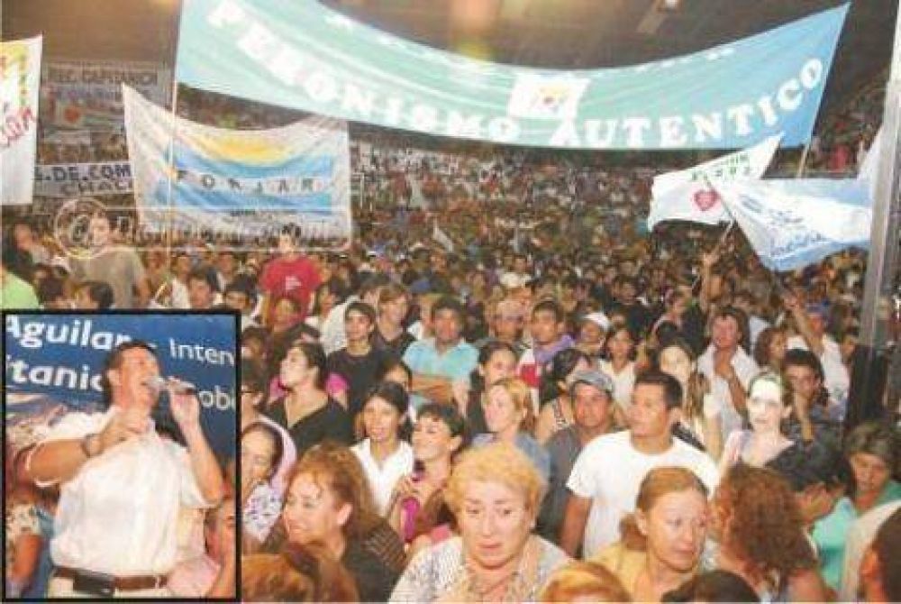 Masivo acto en el Hind�: Aguilar ratific� su voluntad de ser candidato a intendente y exalt� el liderazgo de Capitanich