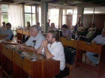 El Concejo se re�ne en sesi�n extraordinaria