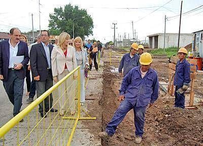 Alvarez Rodr�guez licit� tres obras y anunci� gestiones por la represa