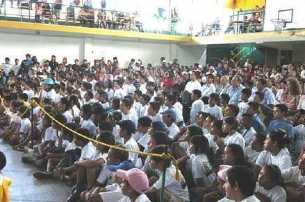 SAN MARTIN - "D�A TRAS D�A PONEMOS AL SERVICIO DE LA COMUNIDAD UN FUERTE COMPROMISO EN LA INVERSI�N SOCIAL"