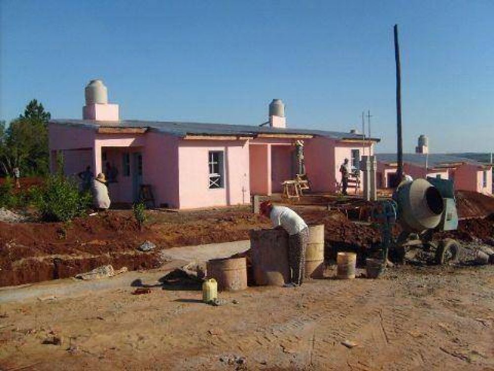 La Provincia le rescindi� el contrato a una cooperativa de viviendas por "sobrevender" casas