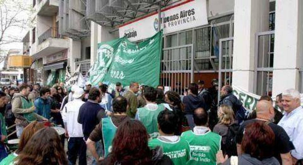 El Gobierno convoc� a los estatales a una reuni�n paritaria para este s�bado