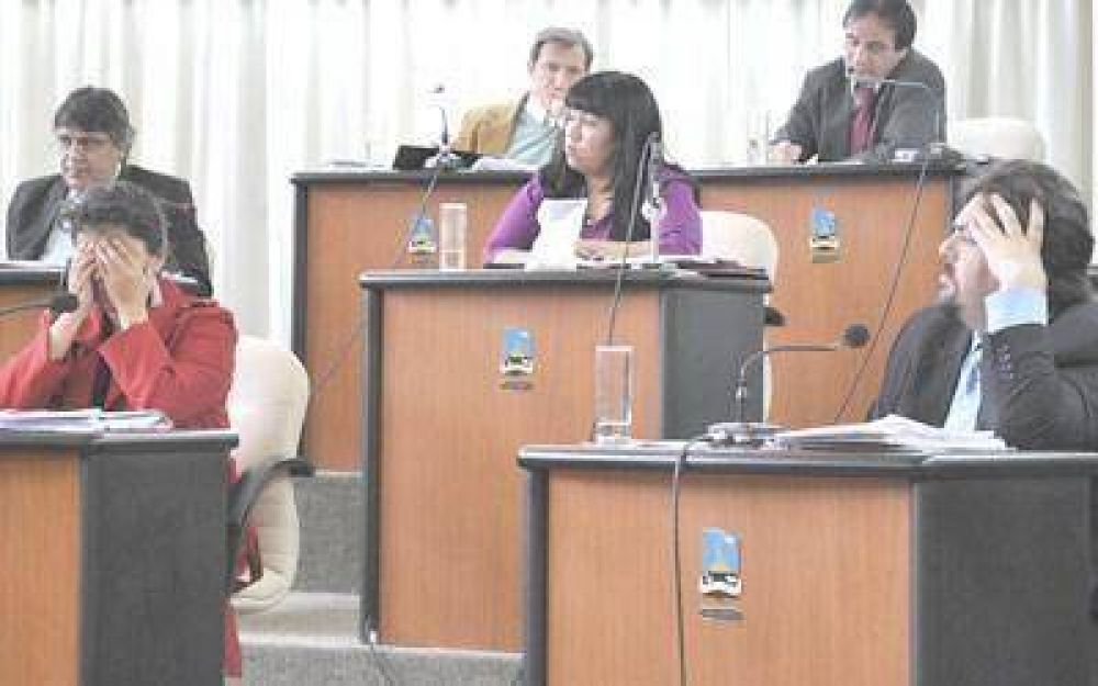 El buzzismo qued� en minor�a y se fractur� el bloque PJ en el Concejo