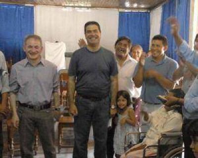 Comienzan las clases para miles de chicos chaque�os: Capitanich y Romero presidir�n el acto central en la Escuela del Barrio Toba 