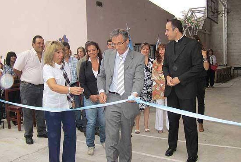 Finalmente este lunes comenzaron las clases para el ciclo inicial y primario en Olavarr�a 