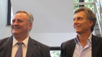 El jefe de gobierno porte�o inaugur� una sede del Banco Ciudad